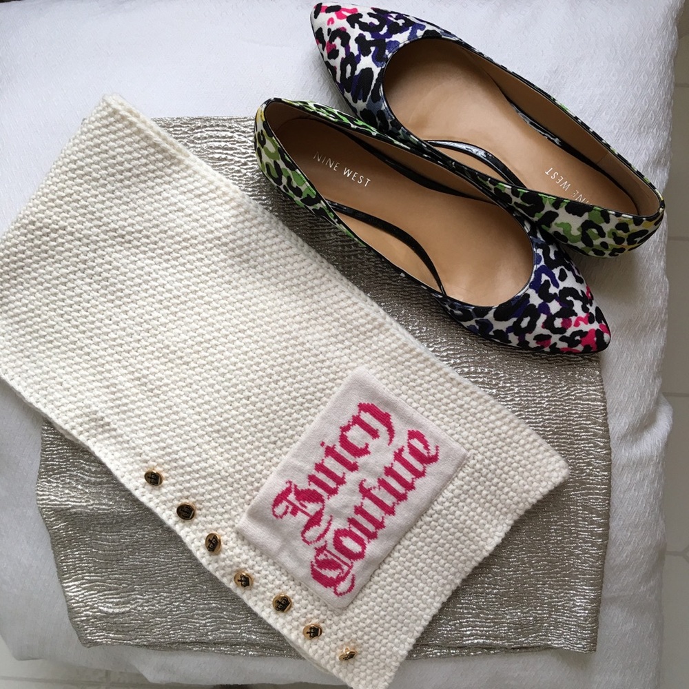 Sale!! 💋Delicious Juicy Couture scarf !!💋💋